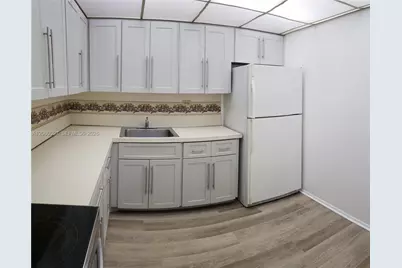 8107 SW 72nd Ave #416E, Miami, FL 33143 - Photo 11