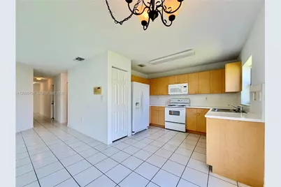 7557 SW 164th Ct, Miami, FL 33193 - Photo 5