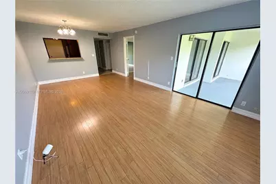 2324 S Cypress Bend Dr #415, Pompano Beach, FL 33069 - Photo 5