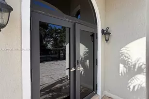 8881 SW 28th St, Miami, FL 33165 - Photo 3
