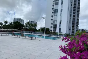 3625 N Country Club Dr, Aventura, FL 33180 - Photo 17
