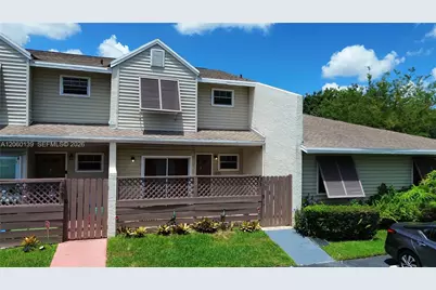309 W Hemingway Cir, Margate, FL 33063 - Photo 1