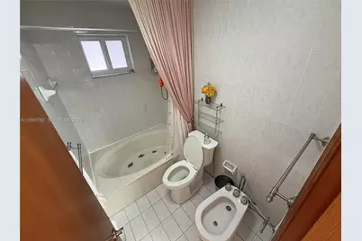 7510 W 4th Ave, Hialeah, FL 33014 - Photo 19