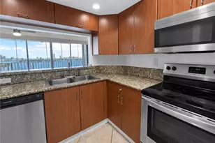 7601 E Treasure Dr, North Bay Village, FL 33141 - Photo 5