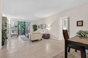 900 NE 195th St, Miami, FL 33179 - Photo 5