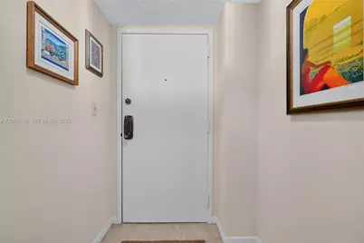 900 NE 195th St #109, Miami, FL 33179 - Photo 11