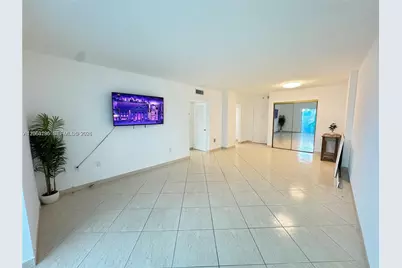 400 Kings Point Dr #320, Sunny Isles Beach, FL 33160 - Photo 11