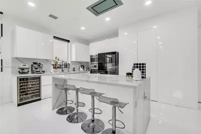 9730 NW 74th Ter, Doral, FL 33178 - Photo 19