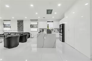 9730 NW 74th Terrace, Doral, FL 33178 - Photo 13