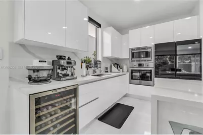 9730 NW 74th Ter, Doral, FL 33178 - Photo 17