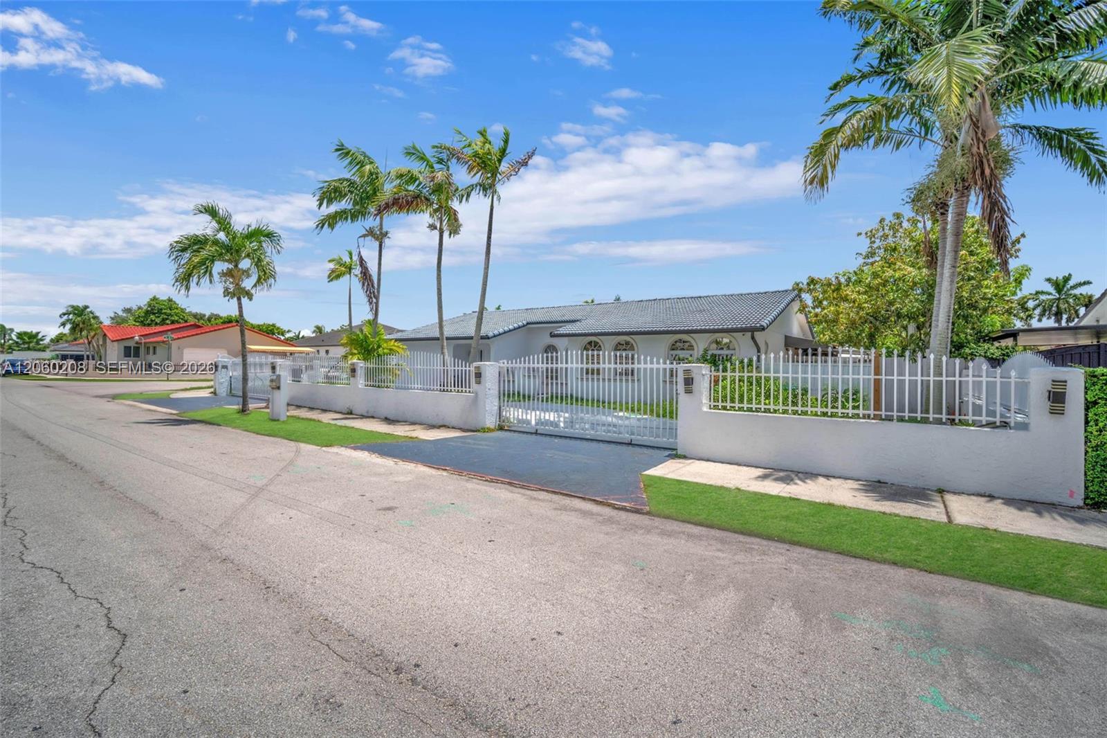 3125 SW 108th Ave - 3125 SW 108th Ave, Miami, FL 33165 Luxury Property | Jose Angel Pina