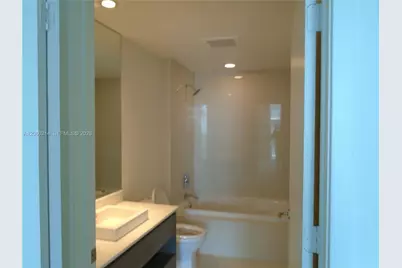 1100 S Miami Ave #3305, Miami, FL 33130 - Photo 35