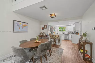 9712 SW 57th St, Cooper City, FL 33328 - Photo 3