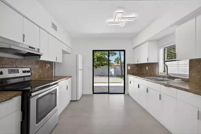 17150 NE 18th Ave, North Miami Beach, FL 33162 - Photo 7