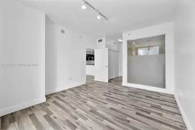 90 SW 3rd St #2001, Miami, FL 33130 - Photo 9