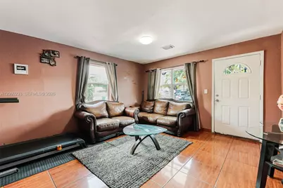 578 NW 97th St, Miami, FL 33150 - Photo 23