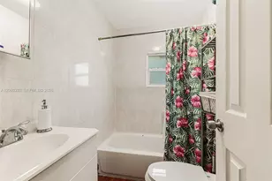 578 NW 97th St, Miami, FL 33150 - Photo 11