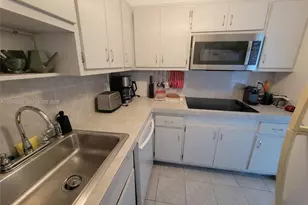 220 Kings Point Dr, Sunny Isles Beach, FL 33160 - Photo 11
