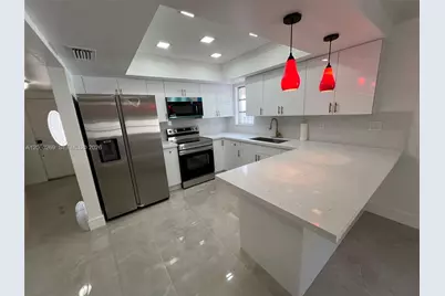 1820 W 72nd Pl, Hialeah, FL 33014 - Photo 7