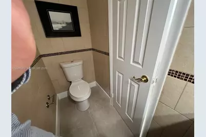 1820 W 72nd Pl, Hialeah, FL 33014 - Photo 9