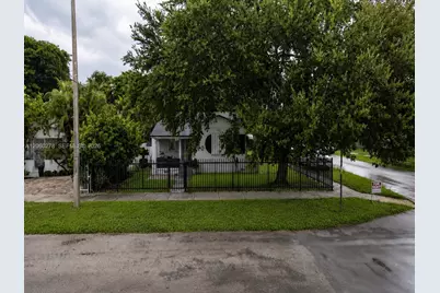 1501 NW 42nd St, Miami, FL 33142 - Photo 1