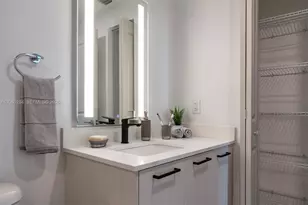 221 SW 12th St, Miami, FL 33130 - Photo 15