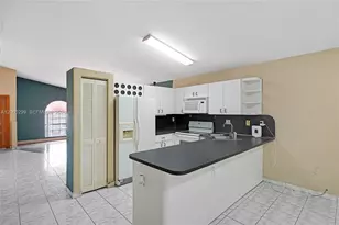 3201 W 76th St, Hialeah, FL 33018 - Photo 11