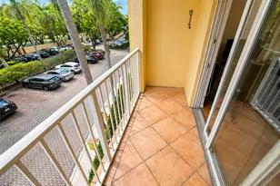 19801 E Country Club Dr, Aventura, FL 33180 - Photo 5