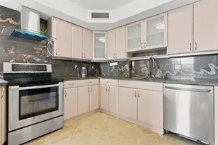 500 Bayview Dr, Sunny Isles Beach, FL 33160 - Photo 9