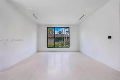 970 NE 92nd St, Miami Shores, FL 33138 - Photo 15