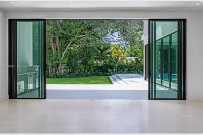 970 NE 92nd St, Miami Shores, FL 33138 - Photo 21