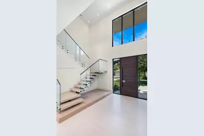 970 NE 92nd St, Miami Shores, FL 33138 - Photo 11