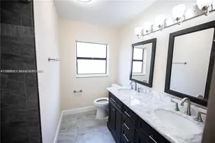 9815 NW 43rd St, Sunrise, FL 33351 - Photo 5