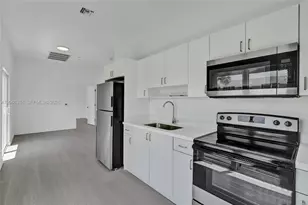 1567 NW 1st St, Miami, FL 33125 - Photo 3