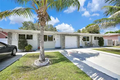 55 NE 165th St, Miami, FL 33162 - Photo 1