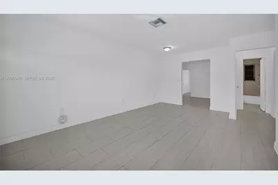 55 NE 165th St, Miami, FL 33162 - Photo 15