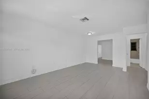 55 NE 165th St, Miami, FL 33162 - Photo 15