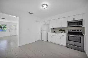 55 NE 165th St, Miami, FL 33162 - Photo 13