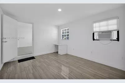 55 NE 165th St, Miami, FL 33162 - Photo 21