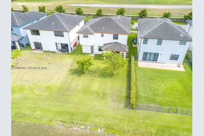 8981 NW 154th Ter #8981, Miami Lakes, FL 33018 - Photo 15