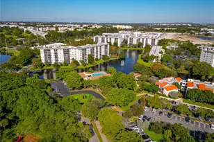 2302 S Cypress Bend Dr, Pompano Beach, FL 33069 - Photo 15