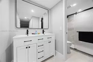 2302 S Cypress Bend Dr, Pompano Beach, FL 33069 - Photo 9