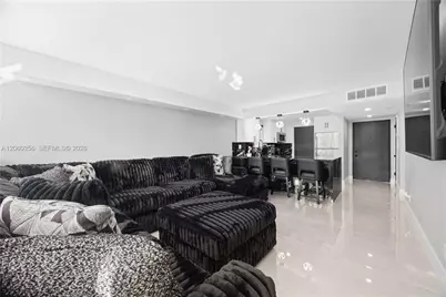 2302 S Cypress Bend Dr #306, Pompano Beach, FL 33069 - Photo 5