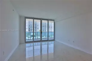 7501 E Treasure Dr, North Bay Village, FL 33141 - Photo 5