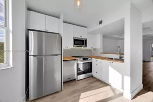 390 NW 86th Ct, Miami, FL 33126 - Photo 5