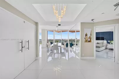 300 S Pointe Dr #2104, Miami Beach, FL 33139 - Photo 11