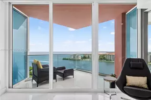 300 South Pointe Dr, Miami Beach, FL 33139 - Photo 49