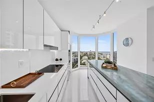 300 South Pointe Dr, Miami Beach, FL 33139 - Photo 7