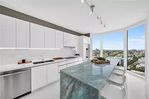 300 South Pointe Dr, Miami Beach, FL 33139 - Photo 5
