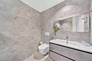 300 South Pointe Dr, Miami Beach, FL 33139 - Photo 47